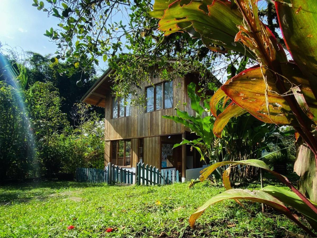 Inti Mindo Hostel Exterior photo